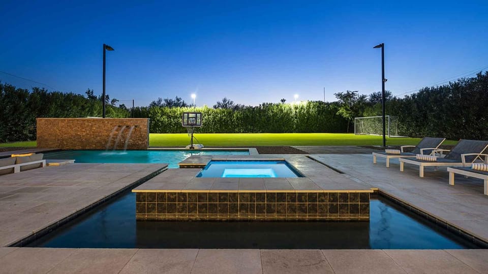 Hot Tub, Garden view, Pool view, Swimming pool, sunbed