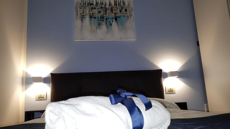 Shower, Toilet, Bathroom, View (from property/room), Balcony/Terrace, Balcony/Terrace, Bedroom