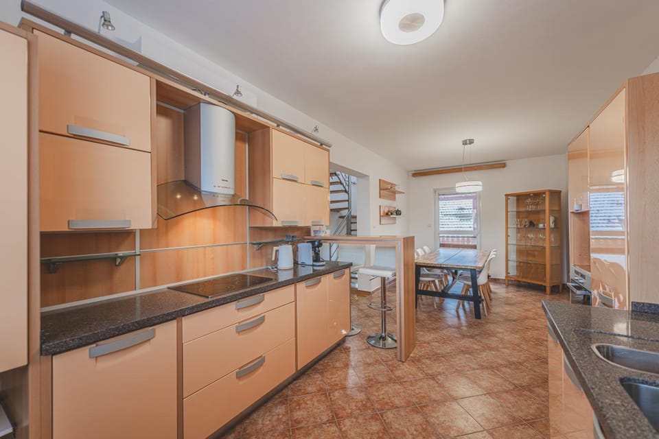 Kitchen or kitchenette, Dining area, dishwasher, oven, stove