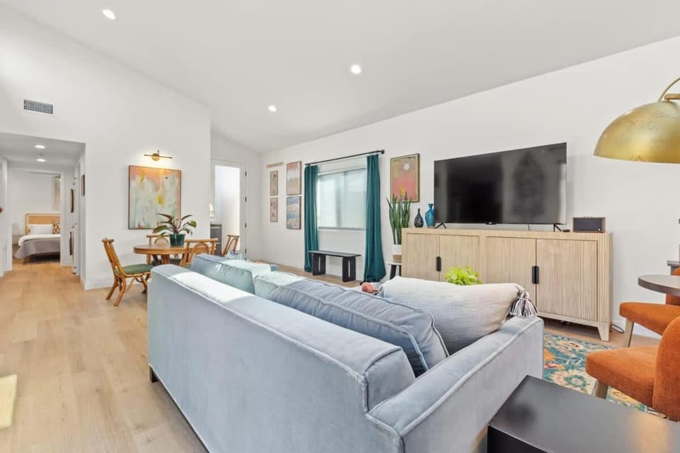 Newly Remodeled OB Beach house walk to all Parking House in Ocean Beach