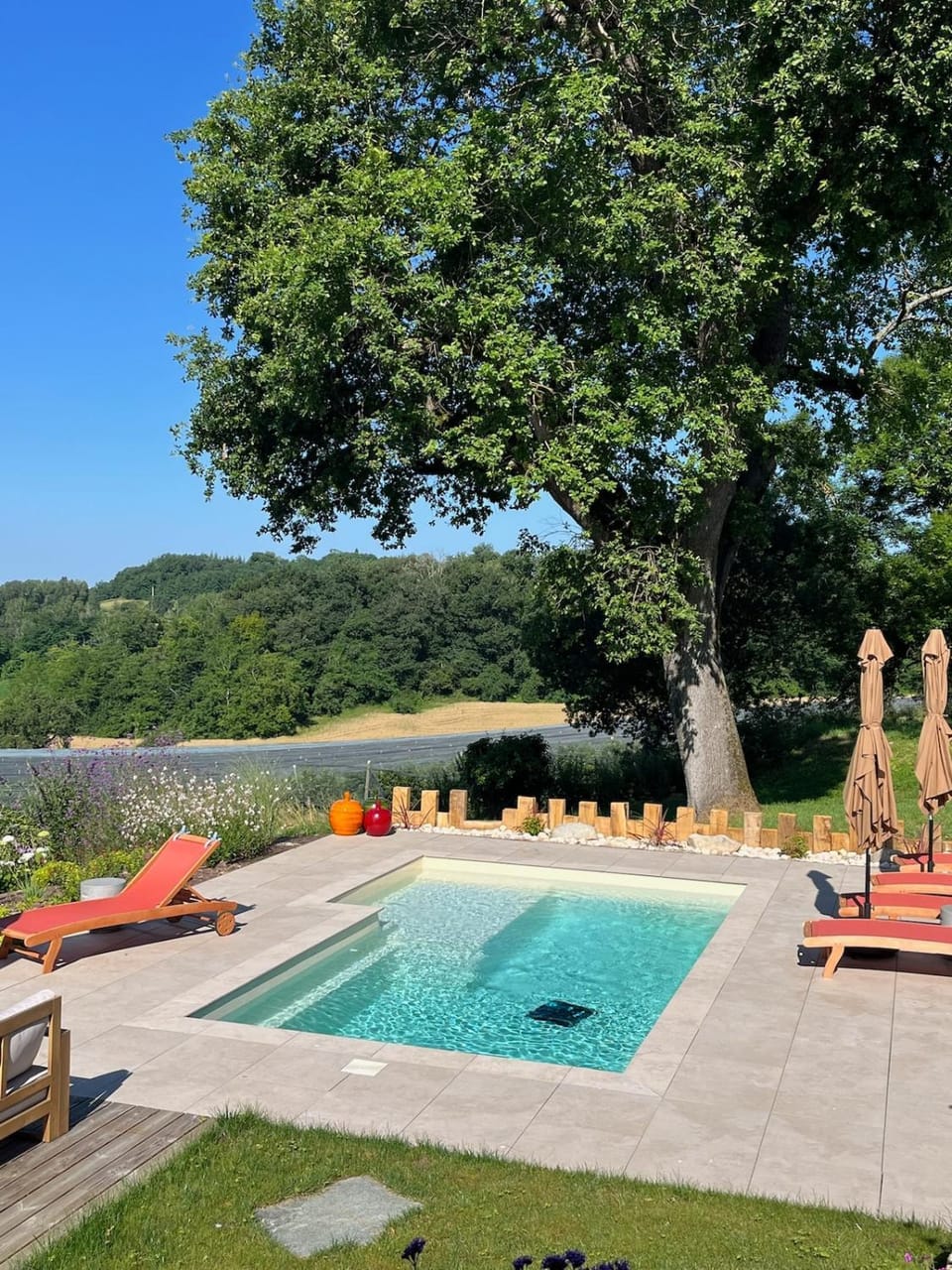 Swimming pool, Swimming pool