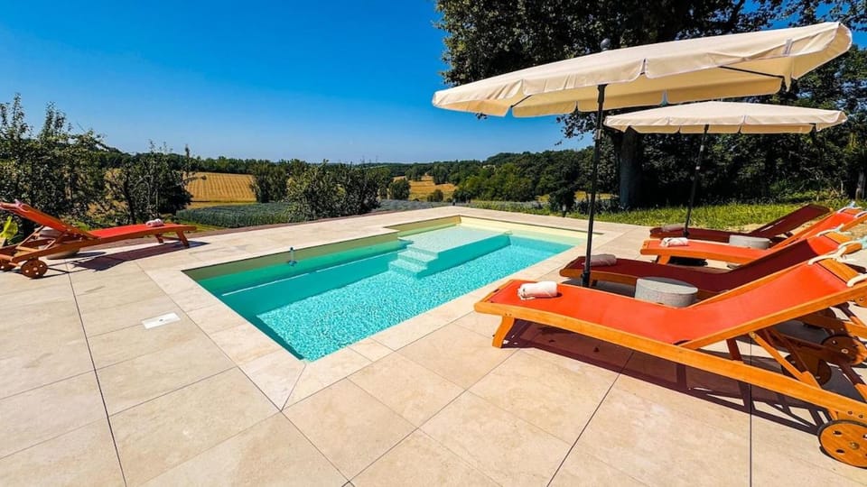 Swimming pool, Swimming pool