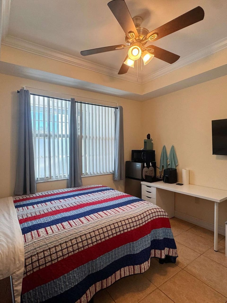 NEW Beach Studio with Queen Bed Inn in Bonita Springs
