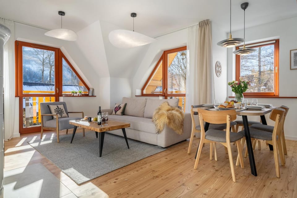 Living room, Seating area, Dining area
