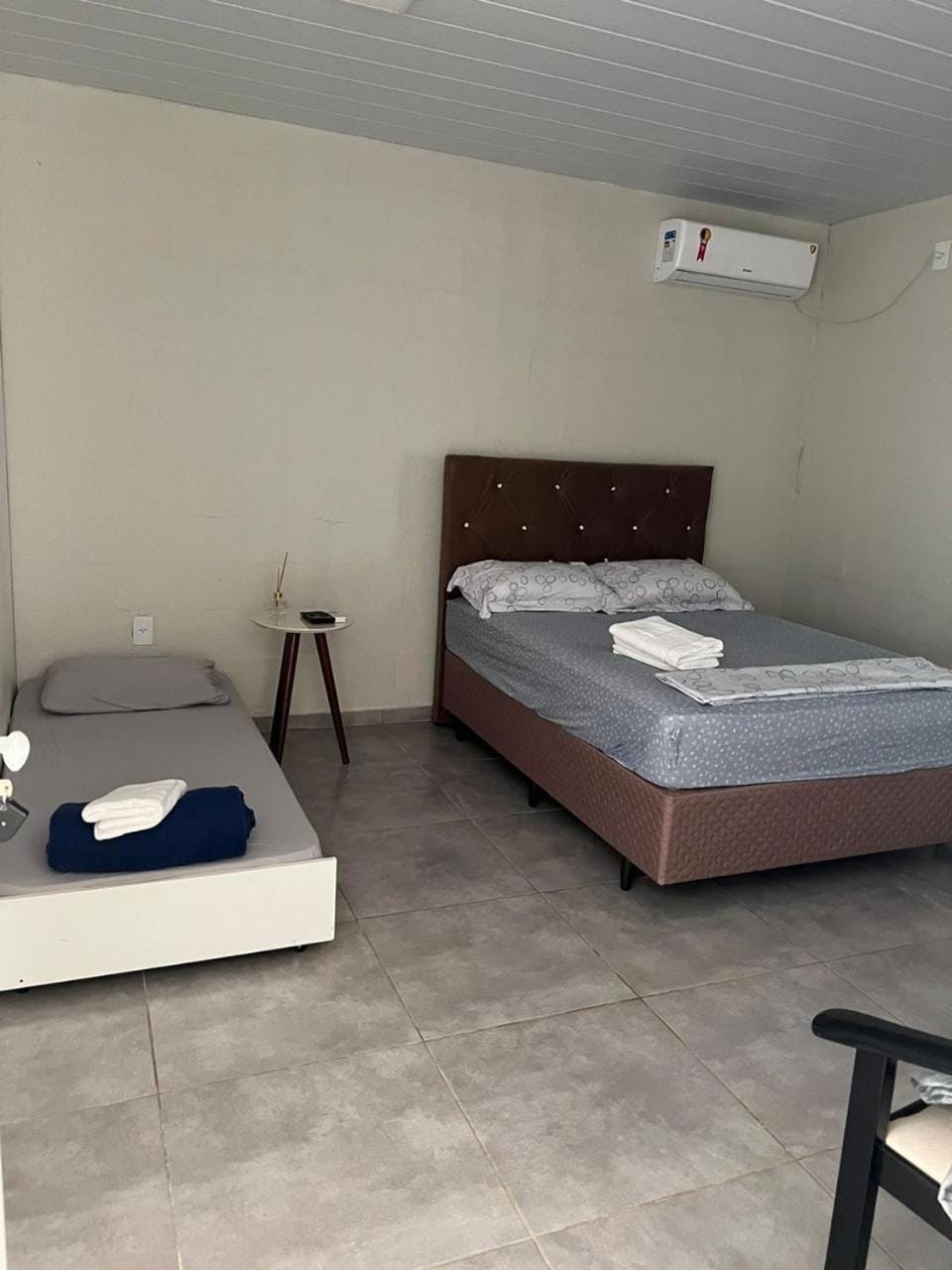 Bed, Bedroom, air conditioner