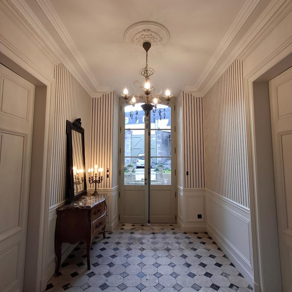 Facade/entrance, Internal: Not applicable to any particular room