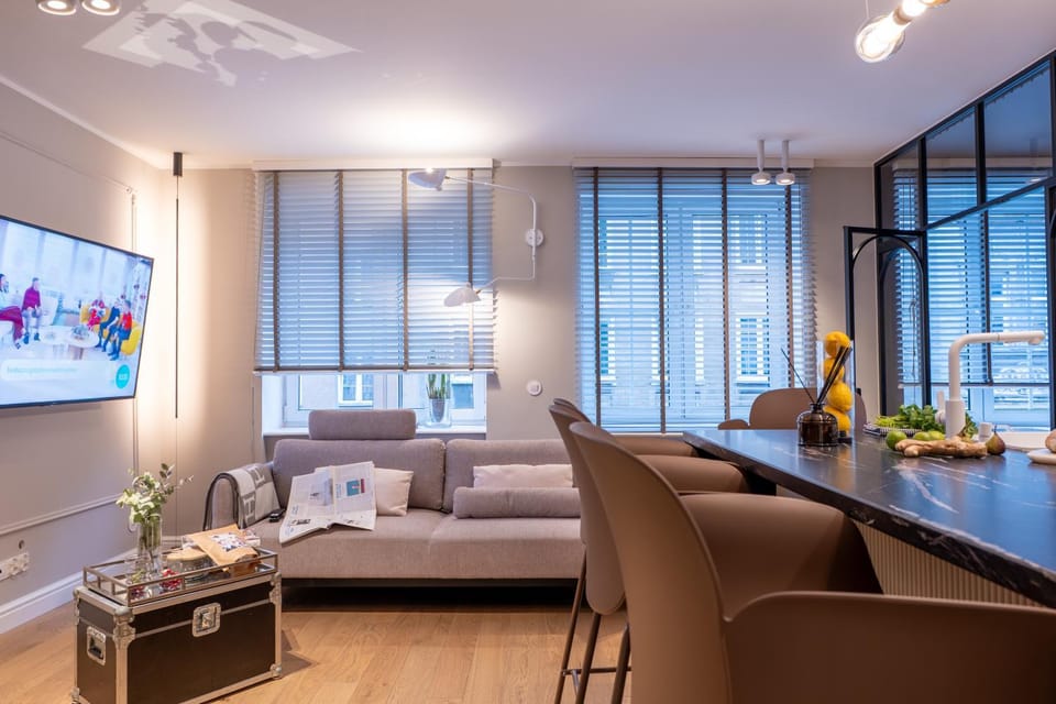 TV and multimedia, Living room, Seating area