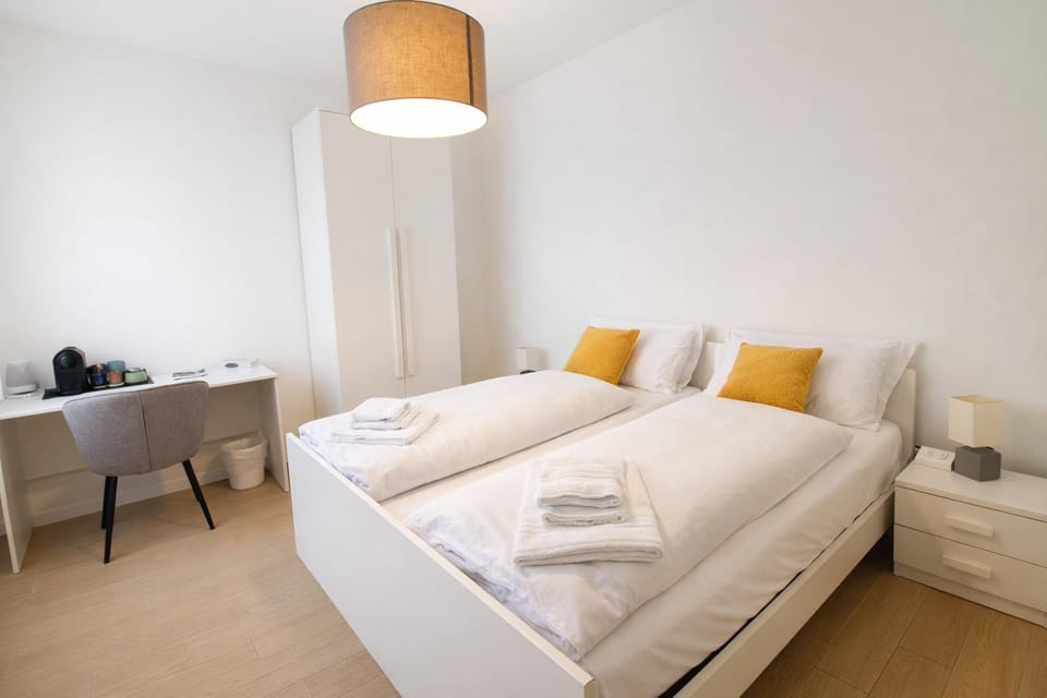 Bed, Bedroom, locker, locker
