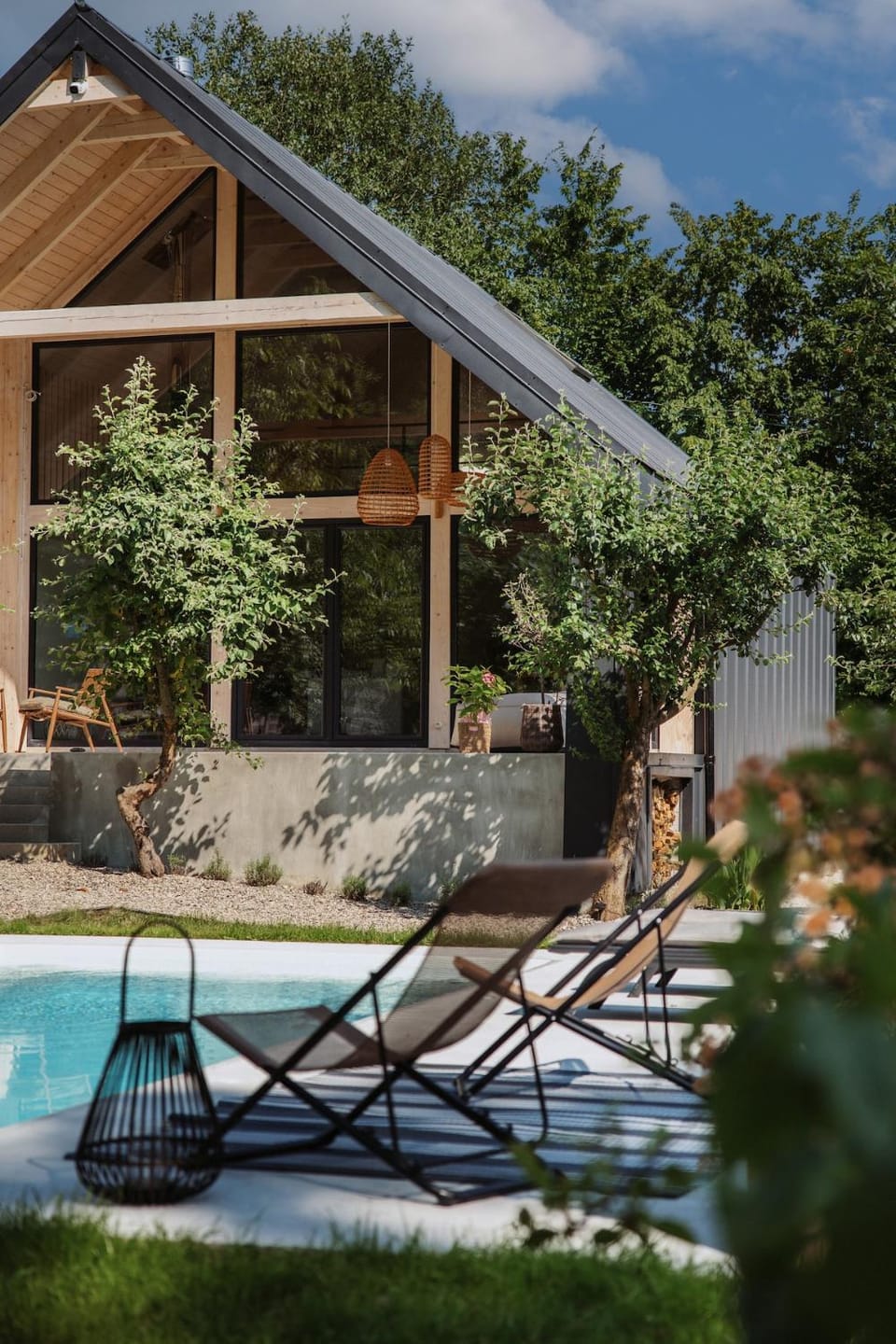 Property building, Garden, Swimming pool