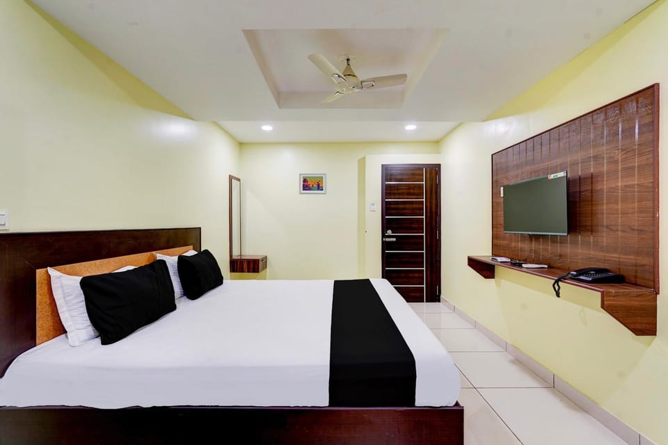 Hotel Mini Escape Perungalathur Hotel in Chennai
