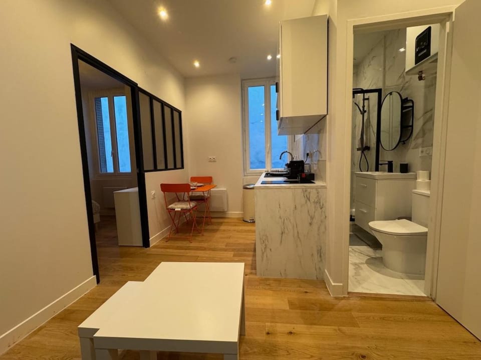 Bathroom, Kitchen or kitchenette