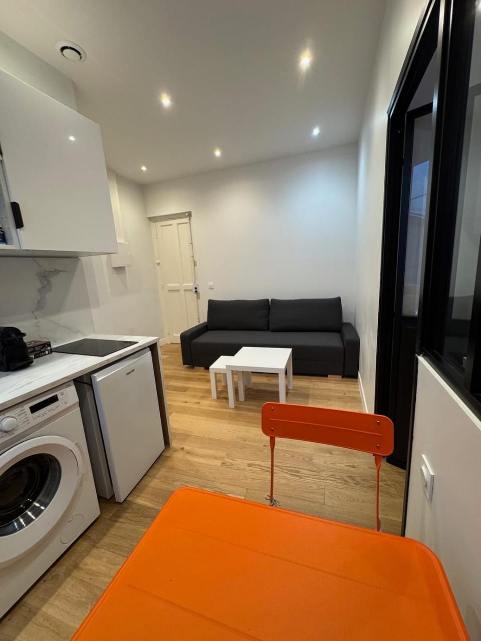 Kitchen or kitchenette, Living room, Seating area, minibar, washing machine, dryer