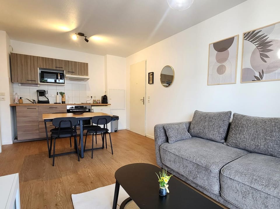 Kitchen or kitchenette, Living room, Dining area