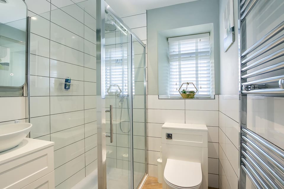 Historic Barber Shop, Parking, Garden, Town Centre House in Cirencester