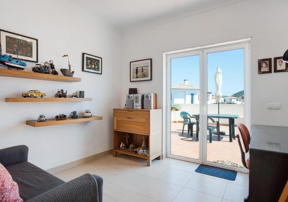 Casa de Praia na Carrapateira House in Faro District