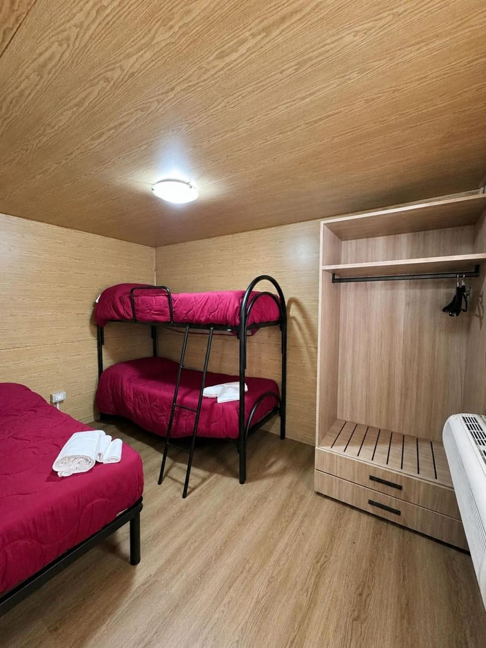 Shower, Bathroom, Bedroom, bunk bed