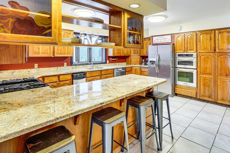 Hike, Ski & Soak! Spacious Anchorage Getaway House in Spenard