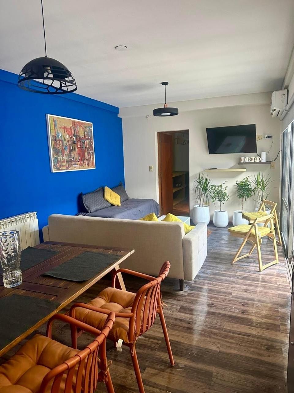 TV and multimedia, Living room, Dining area, air conditioner
