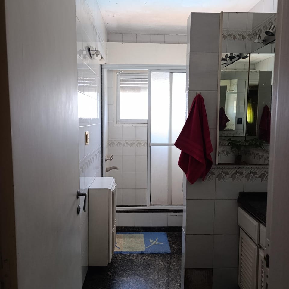 Bathroom, towels