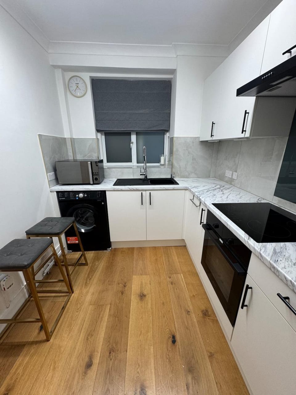 Kitchen or kitchenette, oven, stove