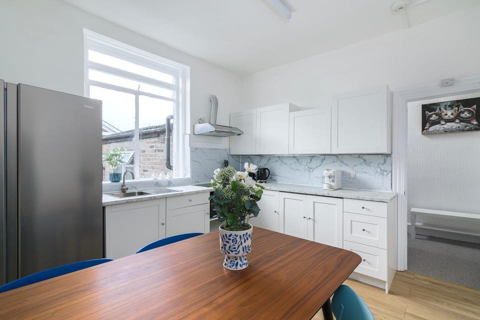 minibar, oven, pet friendly