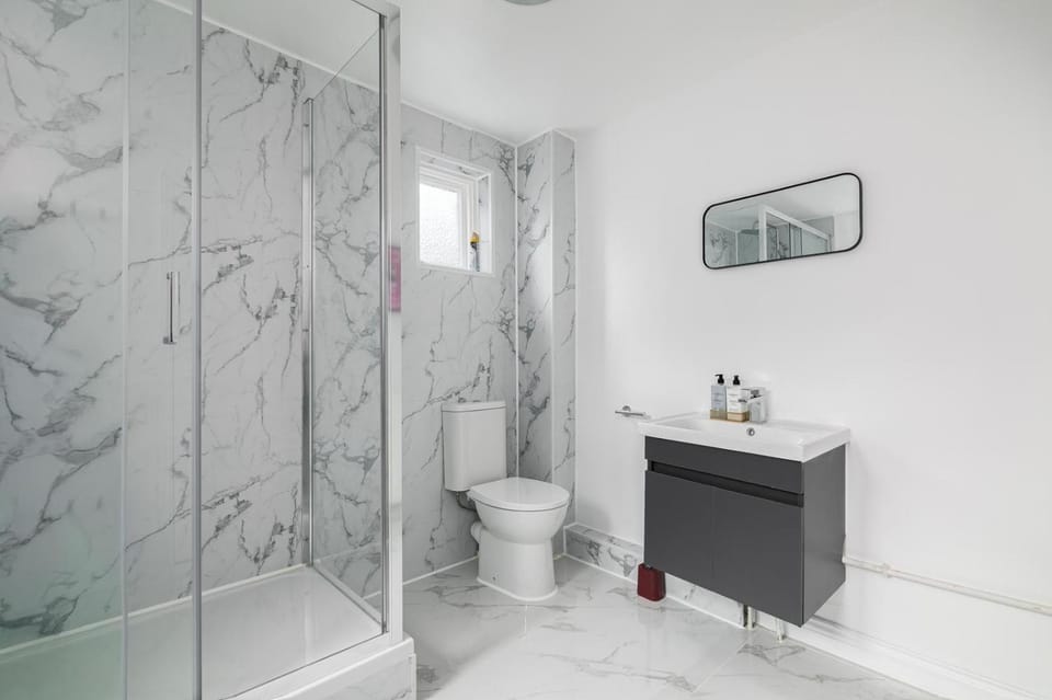Shower, Toilet, Bathroom
