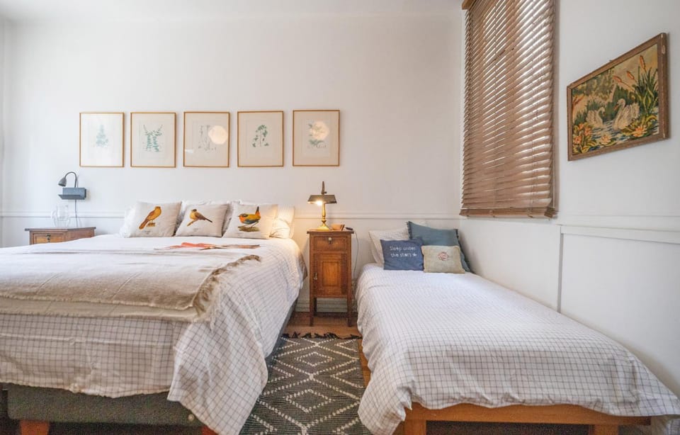 Bed, Photo of the whole room, Bedroom