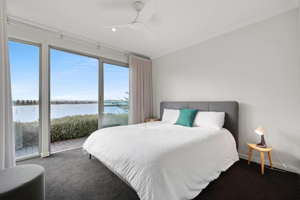 The Bluff Villa 4-121 Franklin Pde Encounter Bay - Linen Included Villa in Encounter Bay