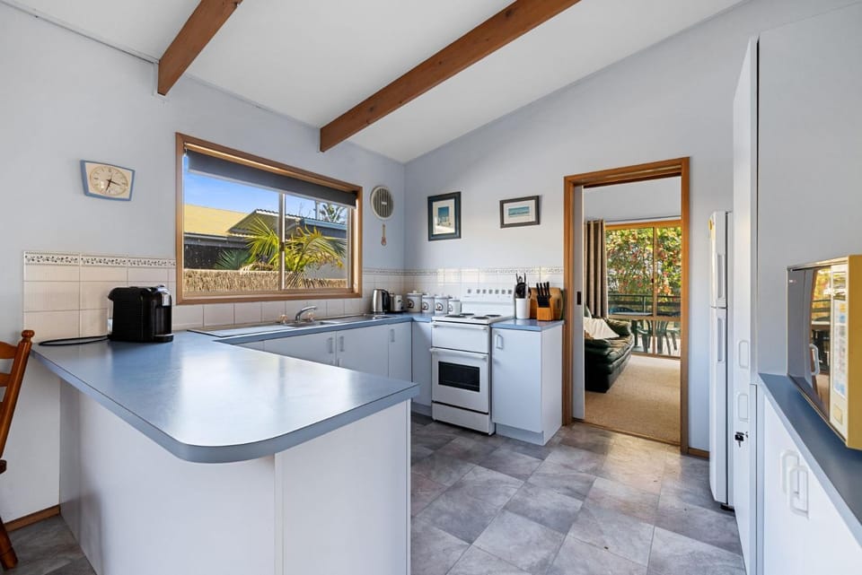 Kitchen or kitchenette, microwave, oven