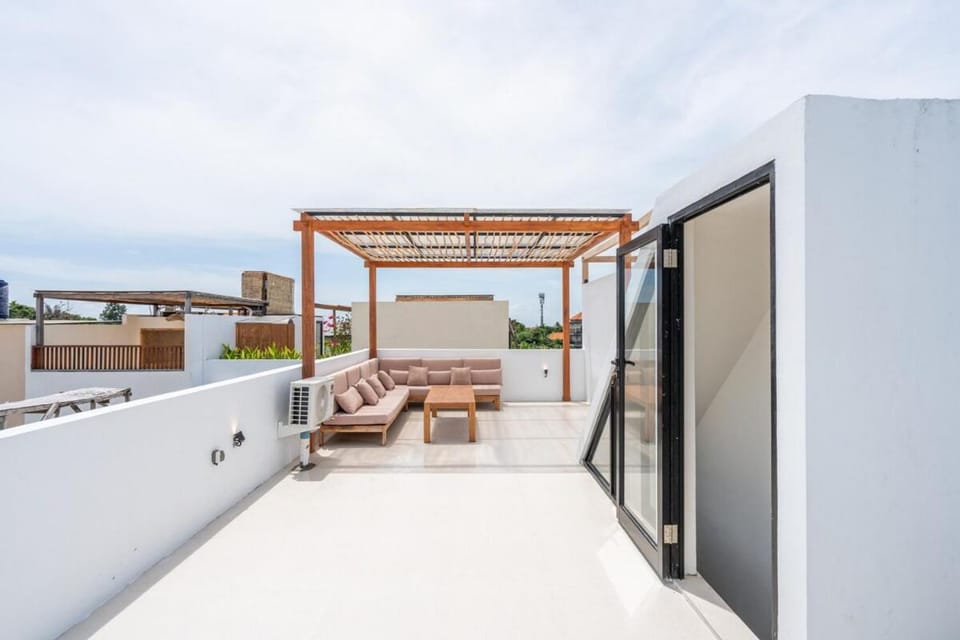 Buduk Residence 11 - 2Bedroom villa with rooftop in Buduk Villa in North Kuta
