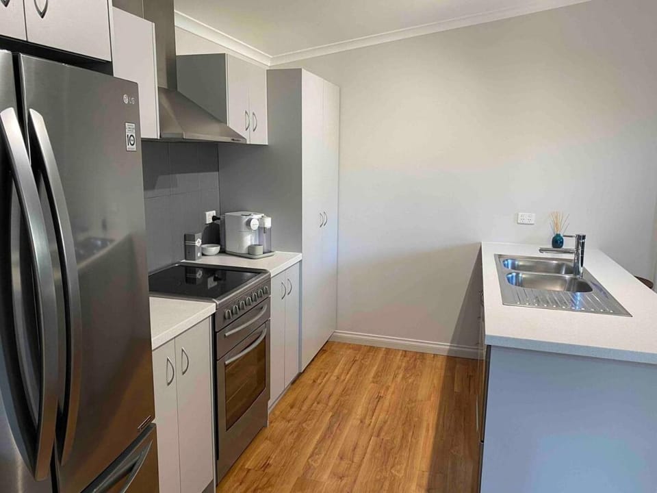 Modern spacious apartment, Airconditioned, WIFI & coffee machine Apartment in Mandurah