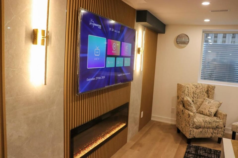 Luxury Brand-New Spacious Apartment in Richmond Hill Apartment in Richmond Hill