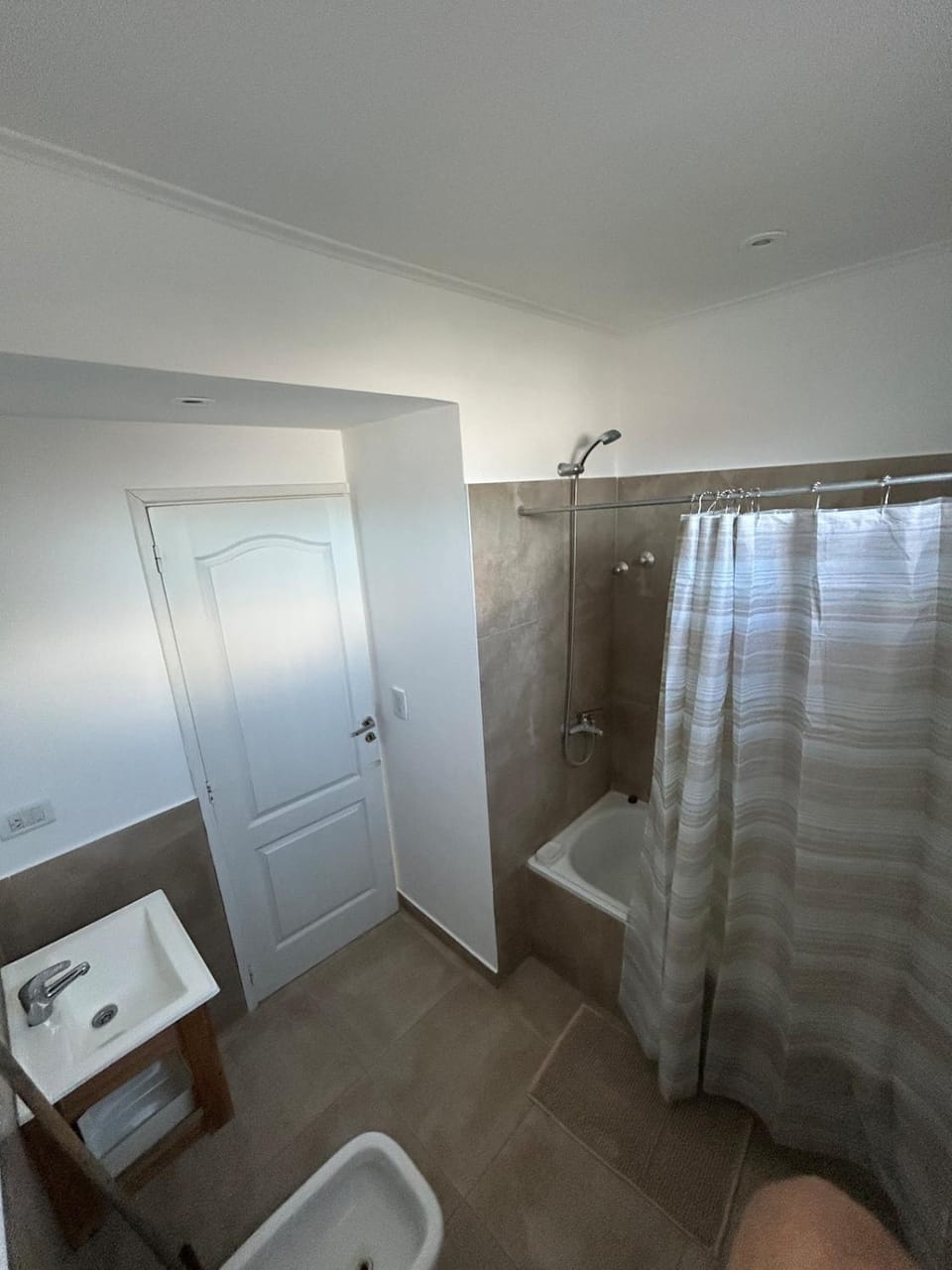Shower, Toilet, Bathroom, Bath, towels