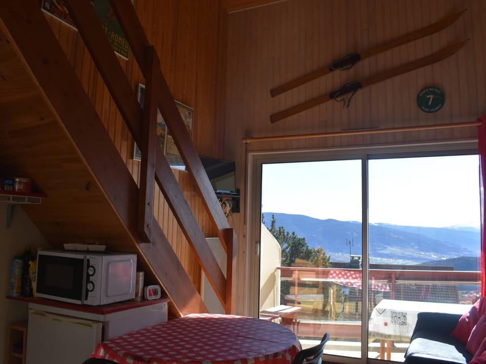Studio lumineux avec mezzanine pour 4 personnes à Font-Romeu - FR-1-580-143 Apartment in Bolquère