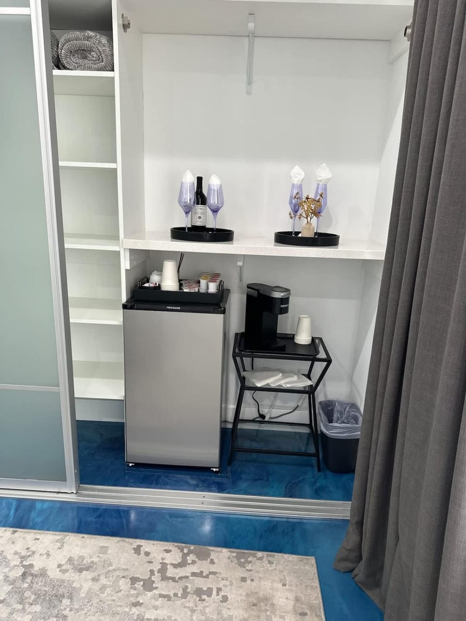 Coffee/tea facilities, minibar
