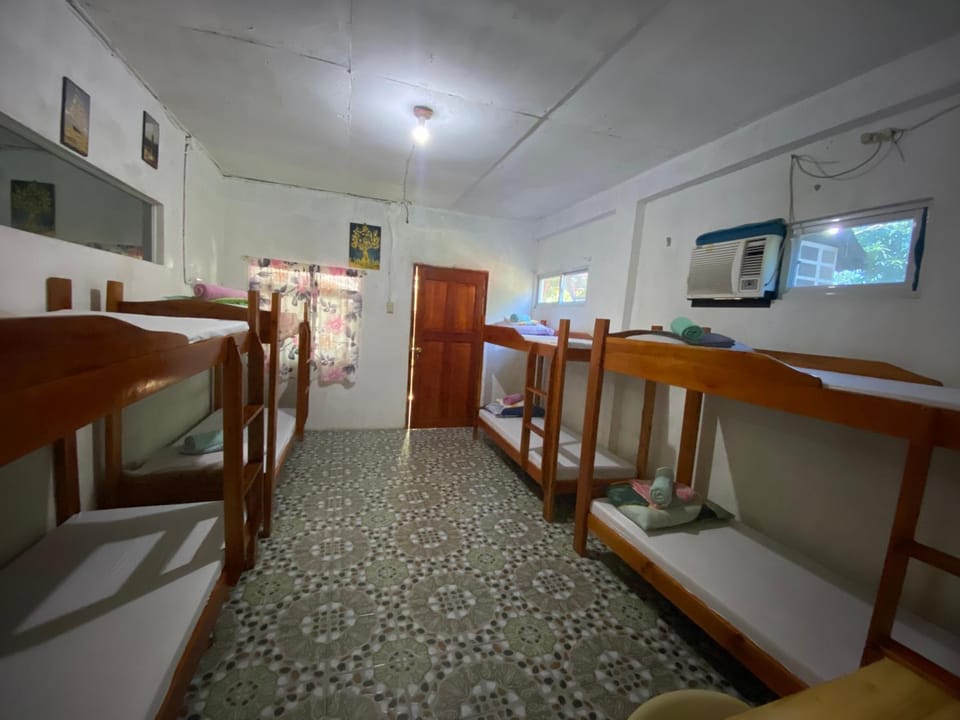 Scraggy reseinders Inn Hostel in Siquijor