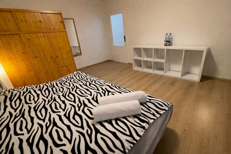 Bed, Bedroom, wardrobe