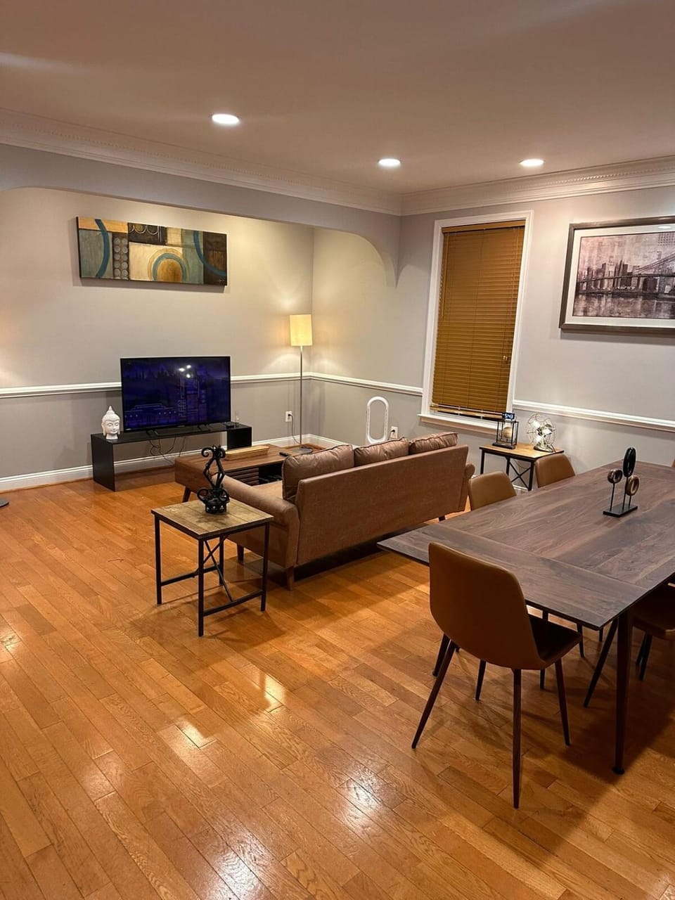 25 - Luxury 4 BR, 2 and half Baths, in Upper Level of the house, and nonsmoking Apartment in Arlington