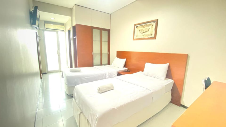 Sang Surya Guest House Bed and Breakfast in Bandung
