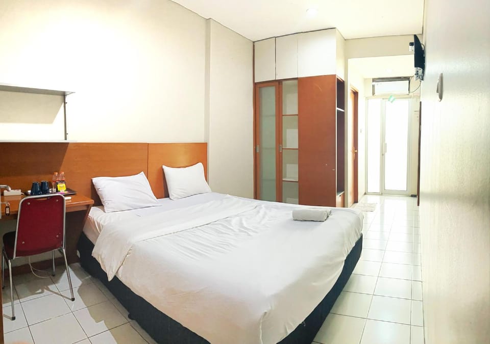 Sang Surya Guest House Bed and Breakfast in Bandung