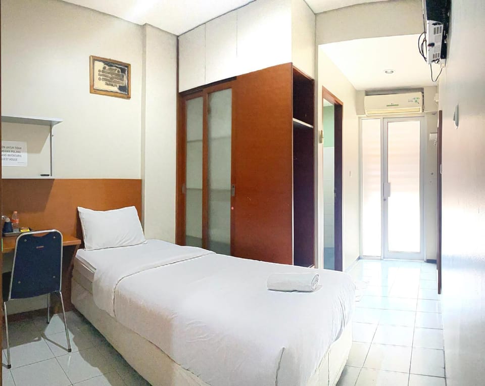 Sang Surya Guest House Bed and Breakfast in Bandung