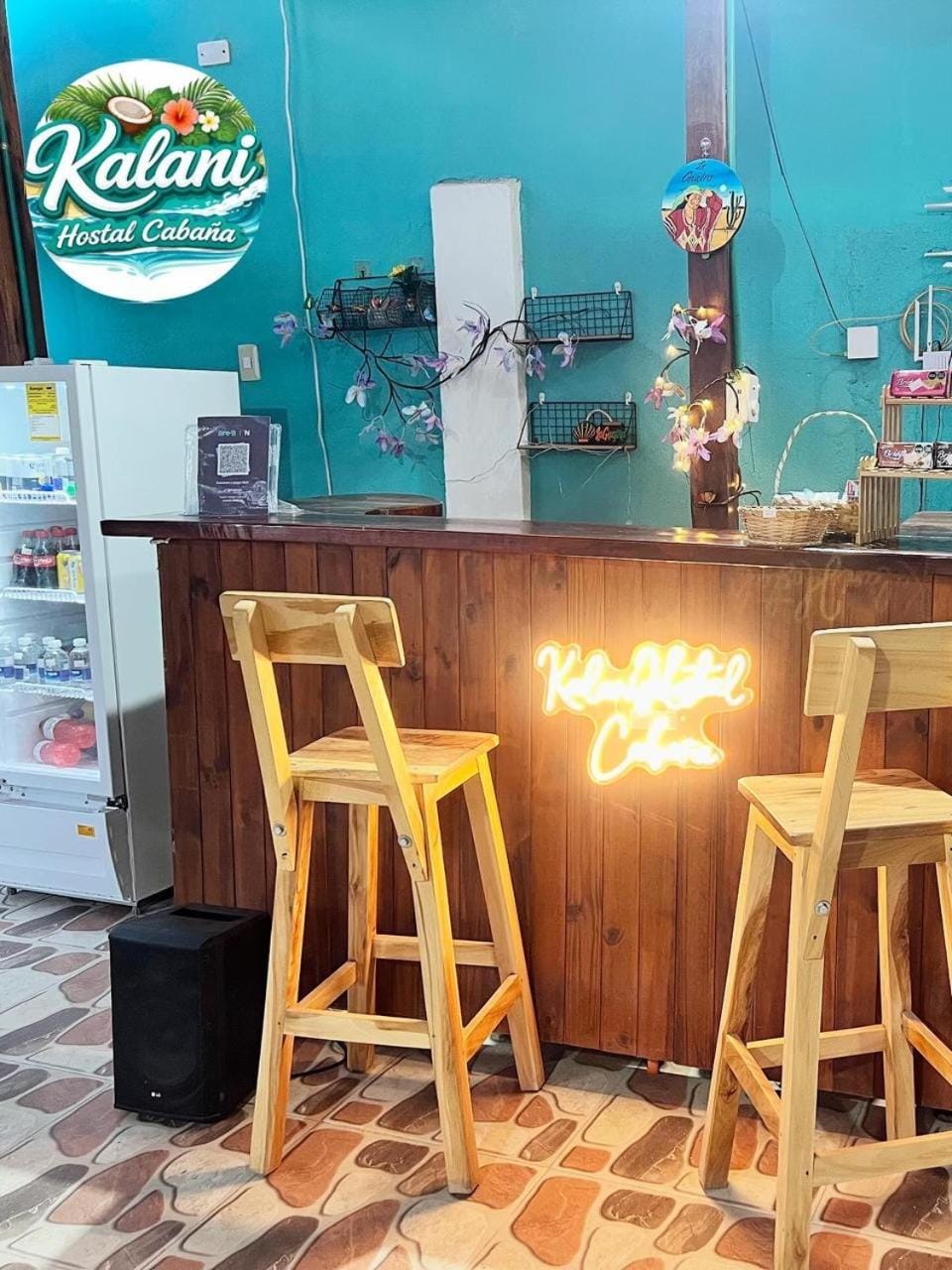 Staff, On-site shops, Lobby or reception, Drinks