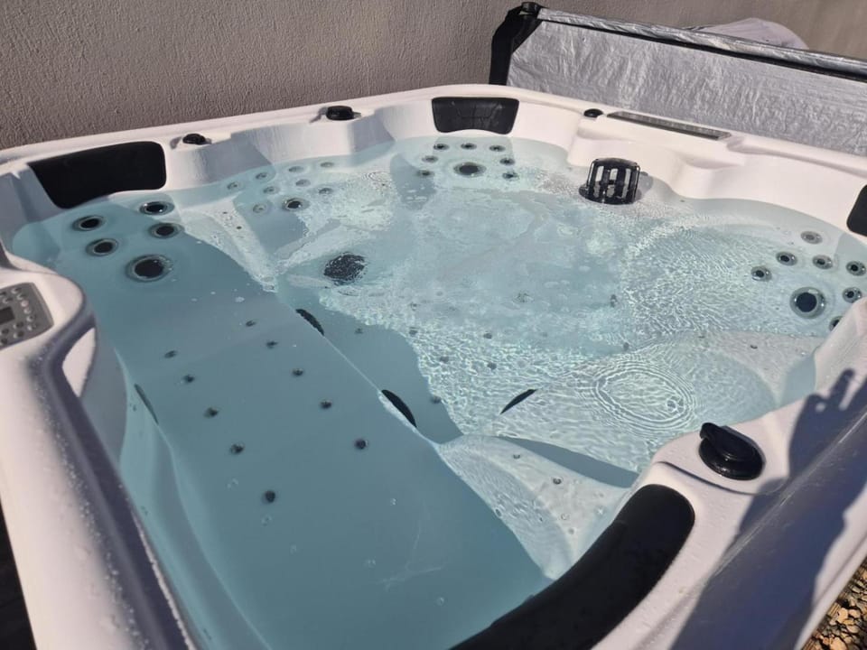 Villa contemporaine avec piscine et spa House in Aups