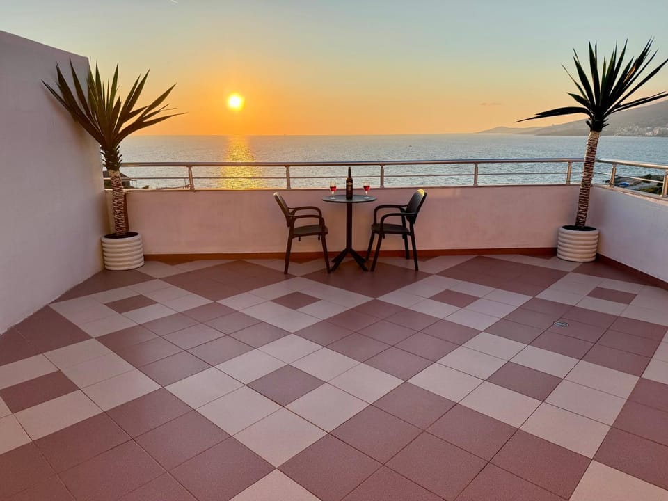View (from property/room), View (from property/room), Balcony/Terrace, Balcony/Terrace, Dining area, Sea view