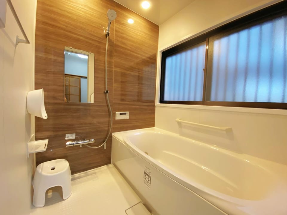 Bathroom, Bath