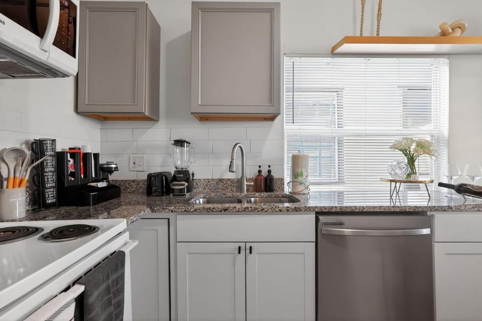 Elegant Home-Mins to Tampa General Hospital & DT House in Tampa