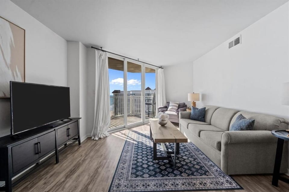 Oceanfront Luxury at The Atlantic Overlook Apartment in North Topsail Beach