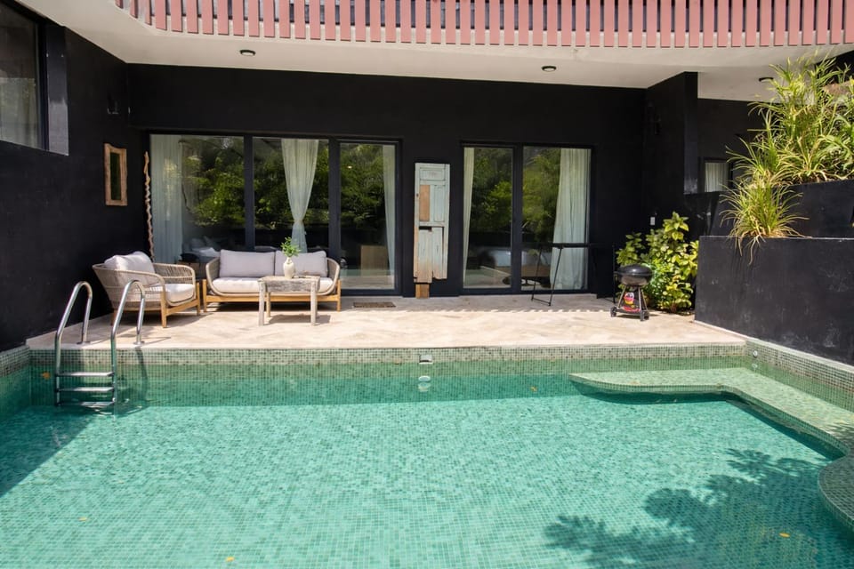 Balcony/Terrace, Pool view, Swimming pool