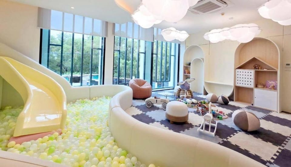 The Title Legendary Bang-Tao access to the pool Apartment in Choeng Thale