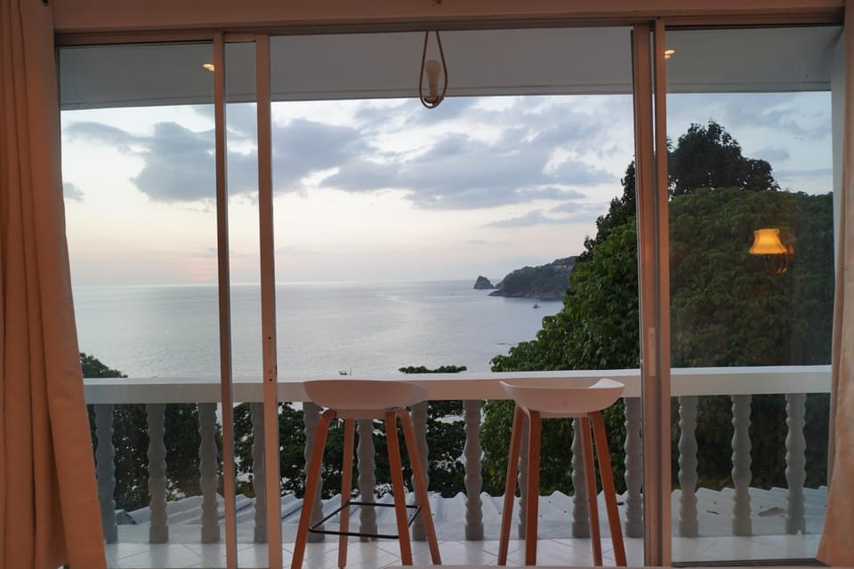 Natural landscape, Balcony/Terrace, Sea view